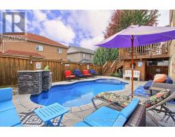 196 Wainscot Avenue, Newmarket, ON L3X2X4 Photo 37
