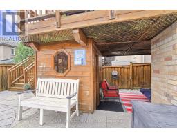 196 Wainscot Avenue, Newmarket, ON L3X2X4 Photo 39