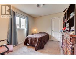 196 Wainscot Avenue, Newmarket, ON L3X2X4 Photo 43