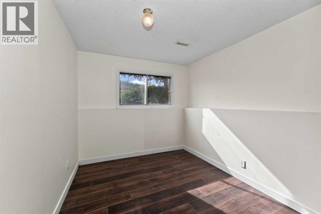 63 Beaconsfield Crescent NW - 28
