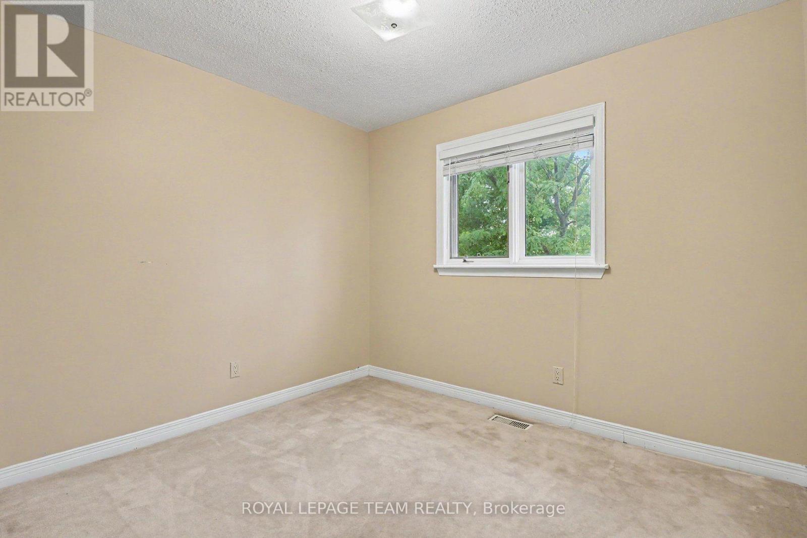 160 SAI CRESCENT - Image 23