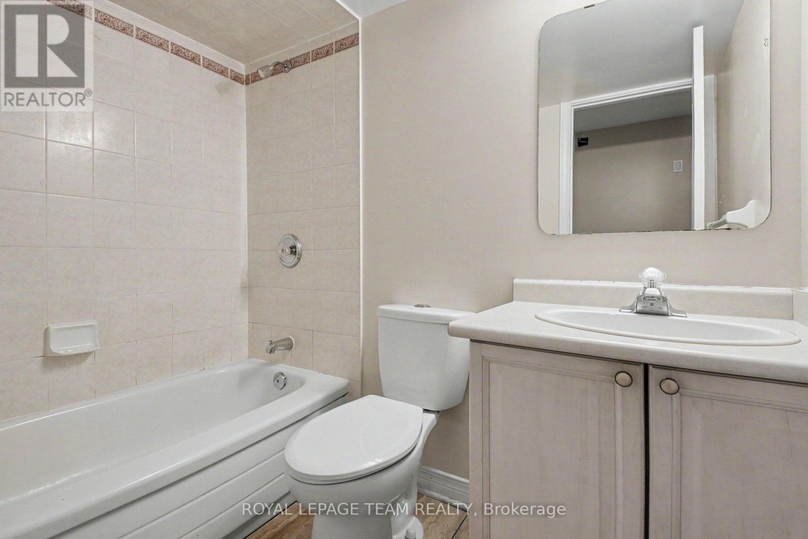 160 SAI CRESCENT - Image 24