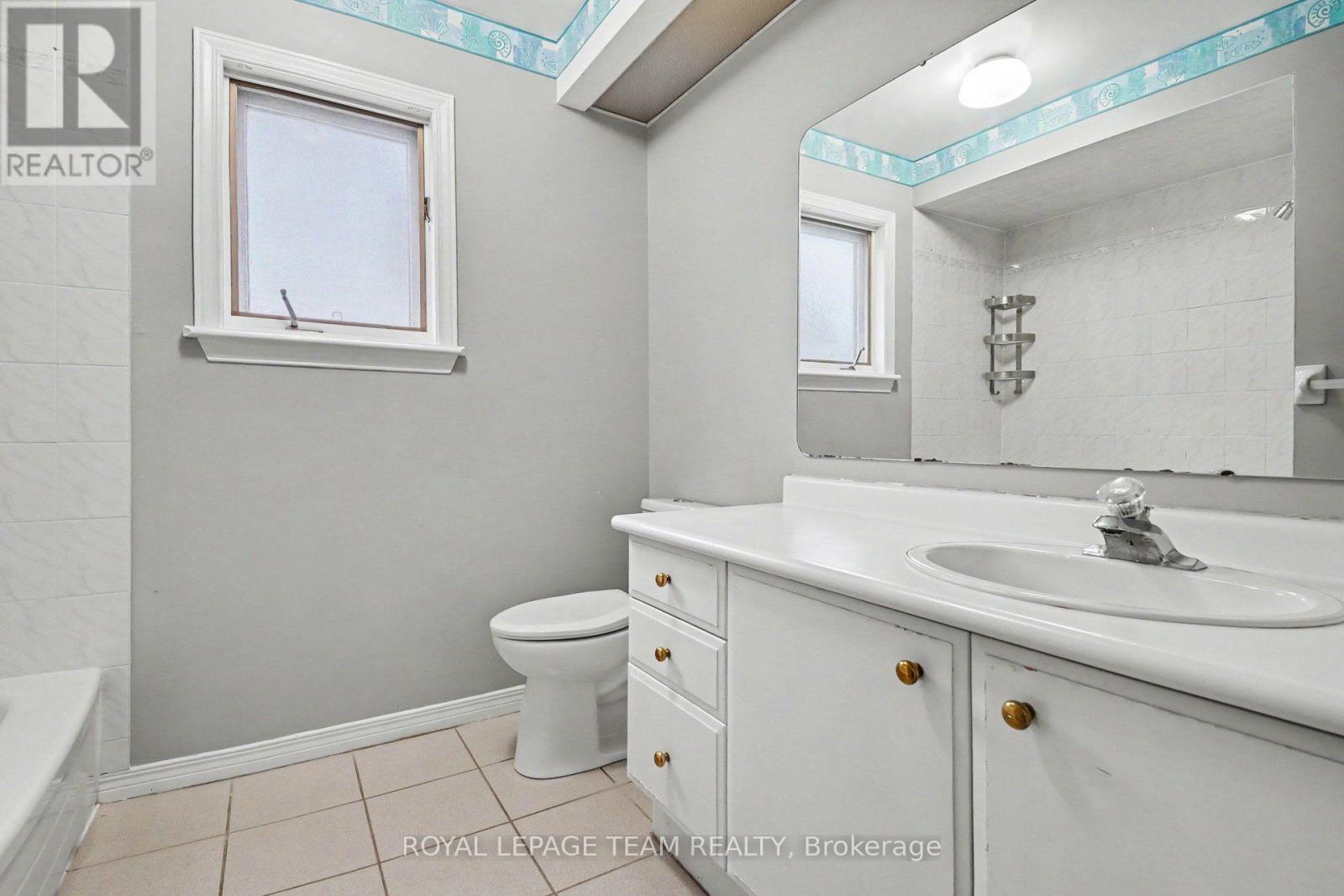160 SAI CRESCENT - 25