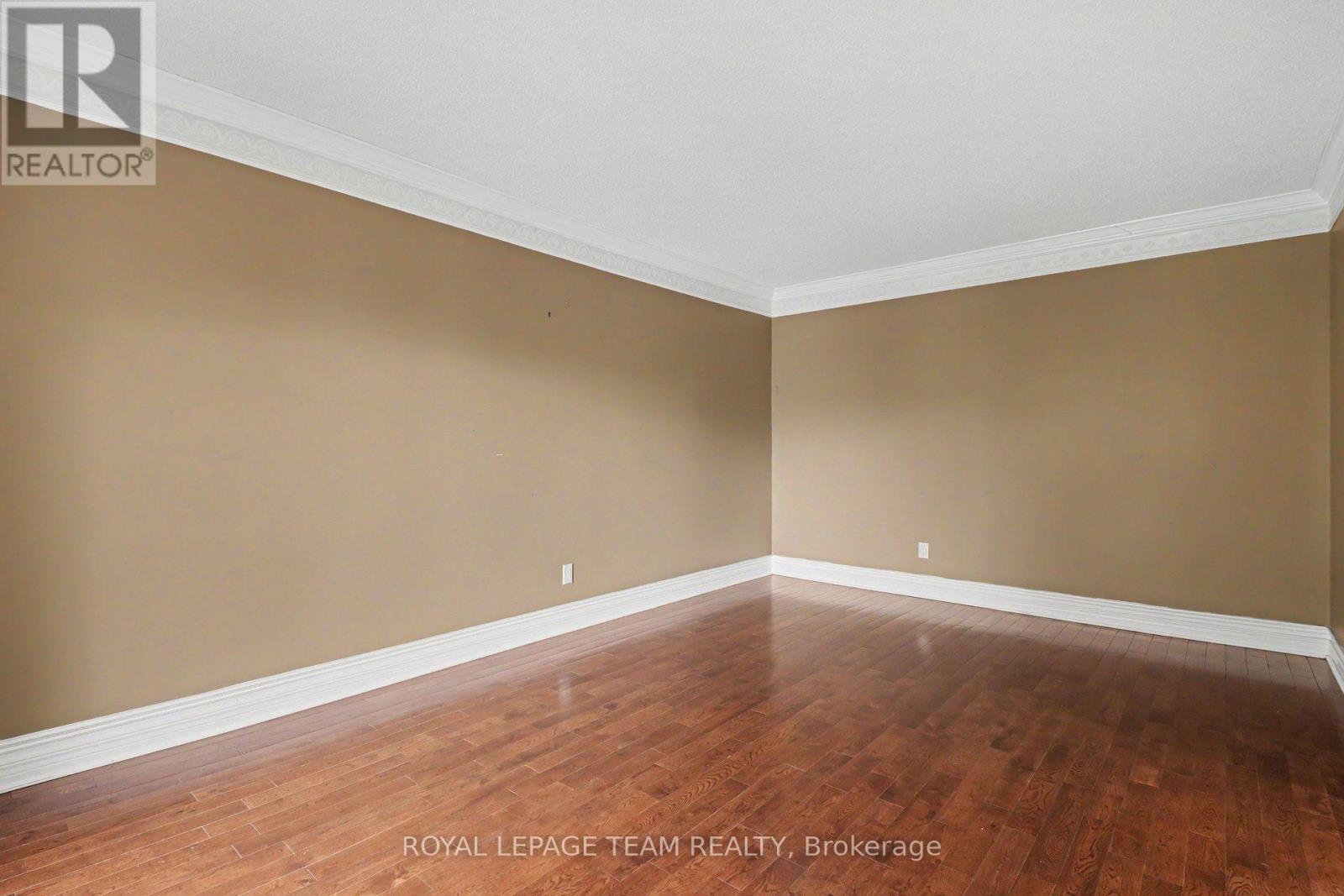 160 SAI CRESCENT - 8