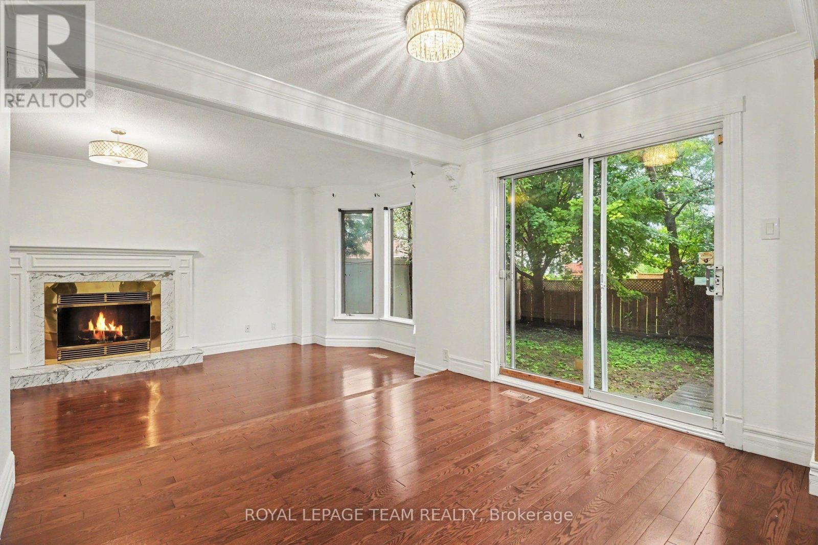 160 SAI CRESCENT - 9