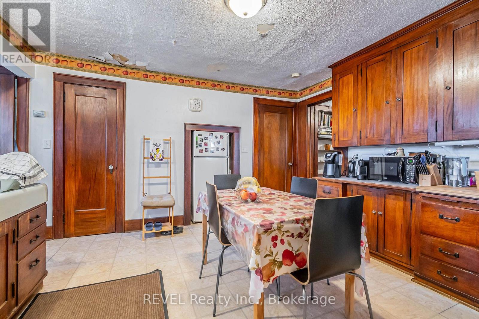 185 JAMES STREET, St. Catharines (Downtown) — photo 2
