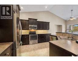 Bedroom - 18 Park Point, Whitecourt, AB T7S1W9 Photo 9