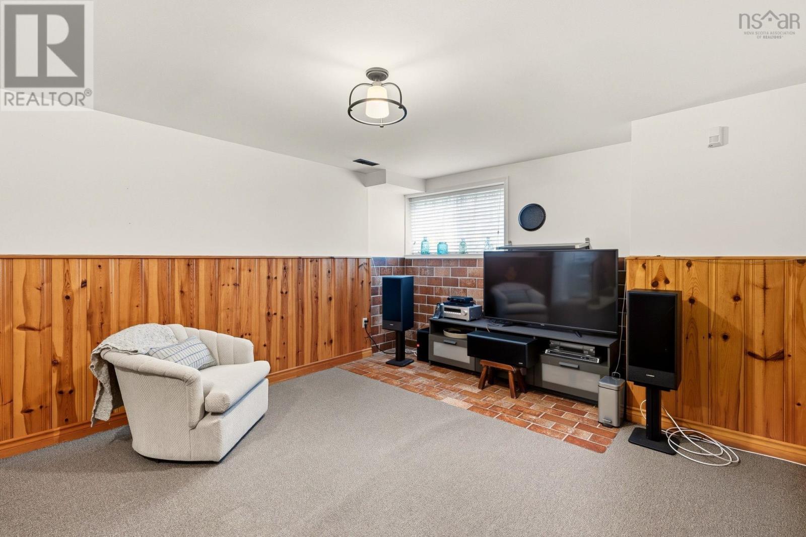 114 Regal Road - Image 22