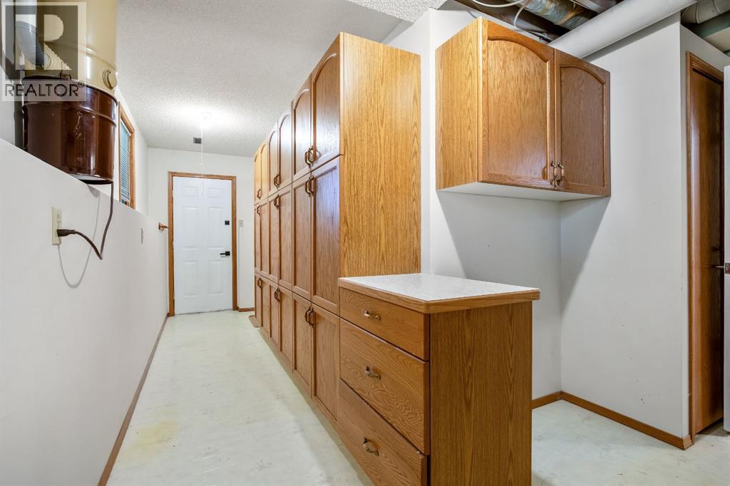2404 18 Street - 48
