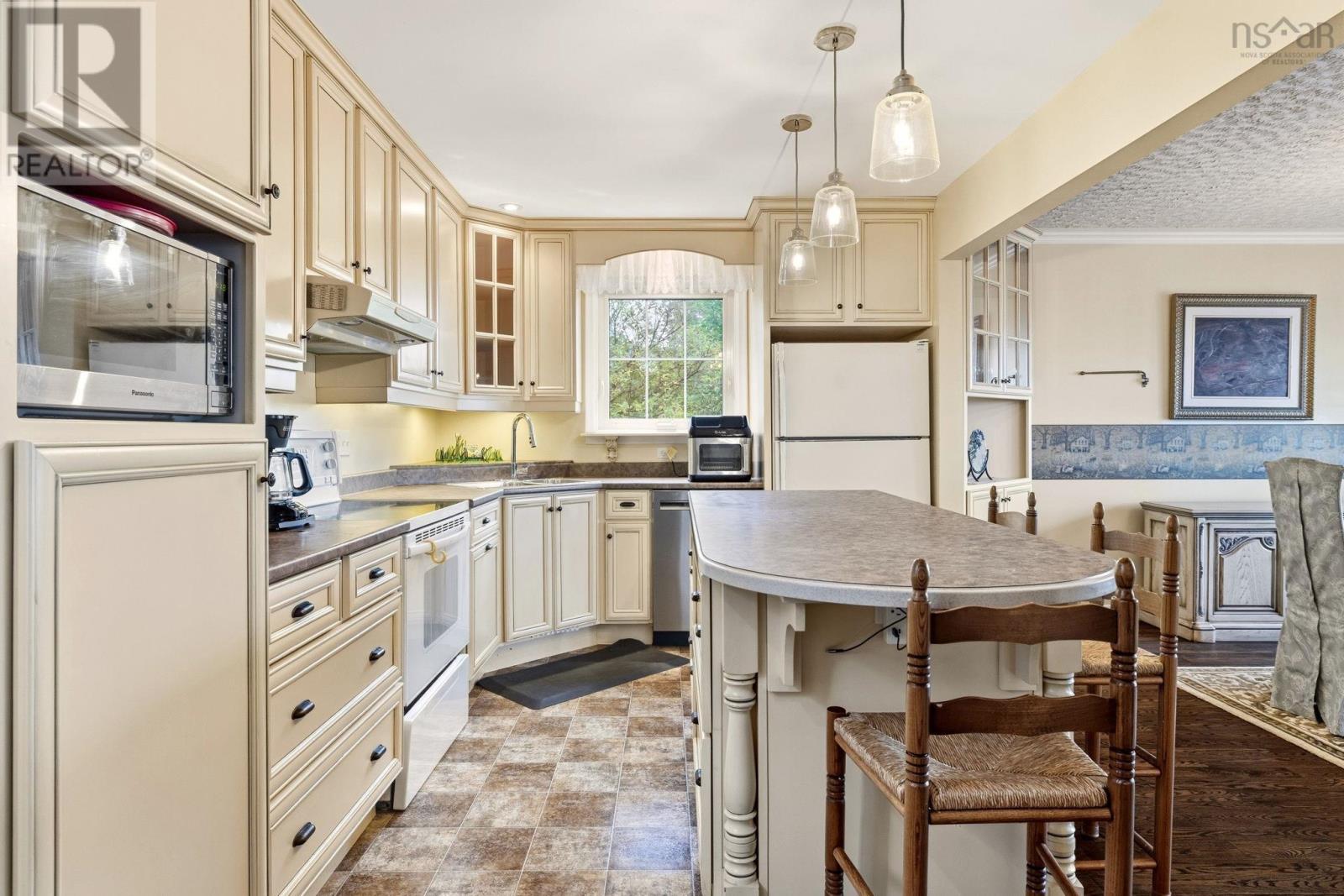 114 Regal Road - 4