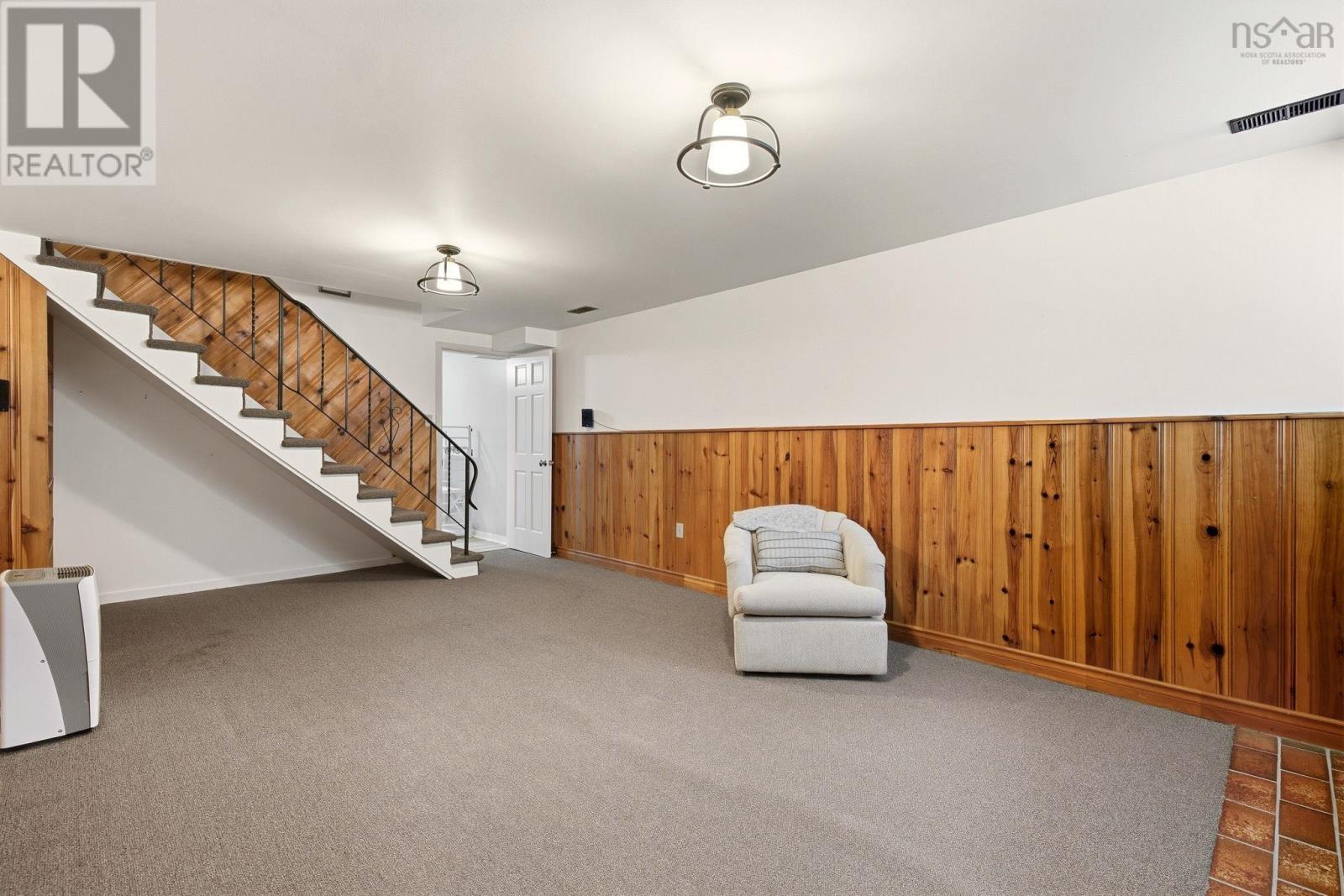 114 Regal Road - 23