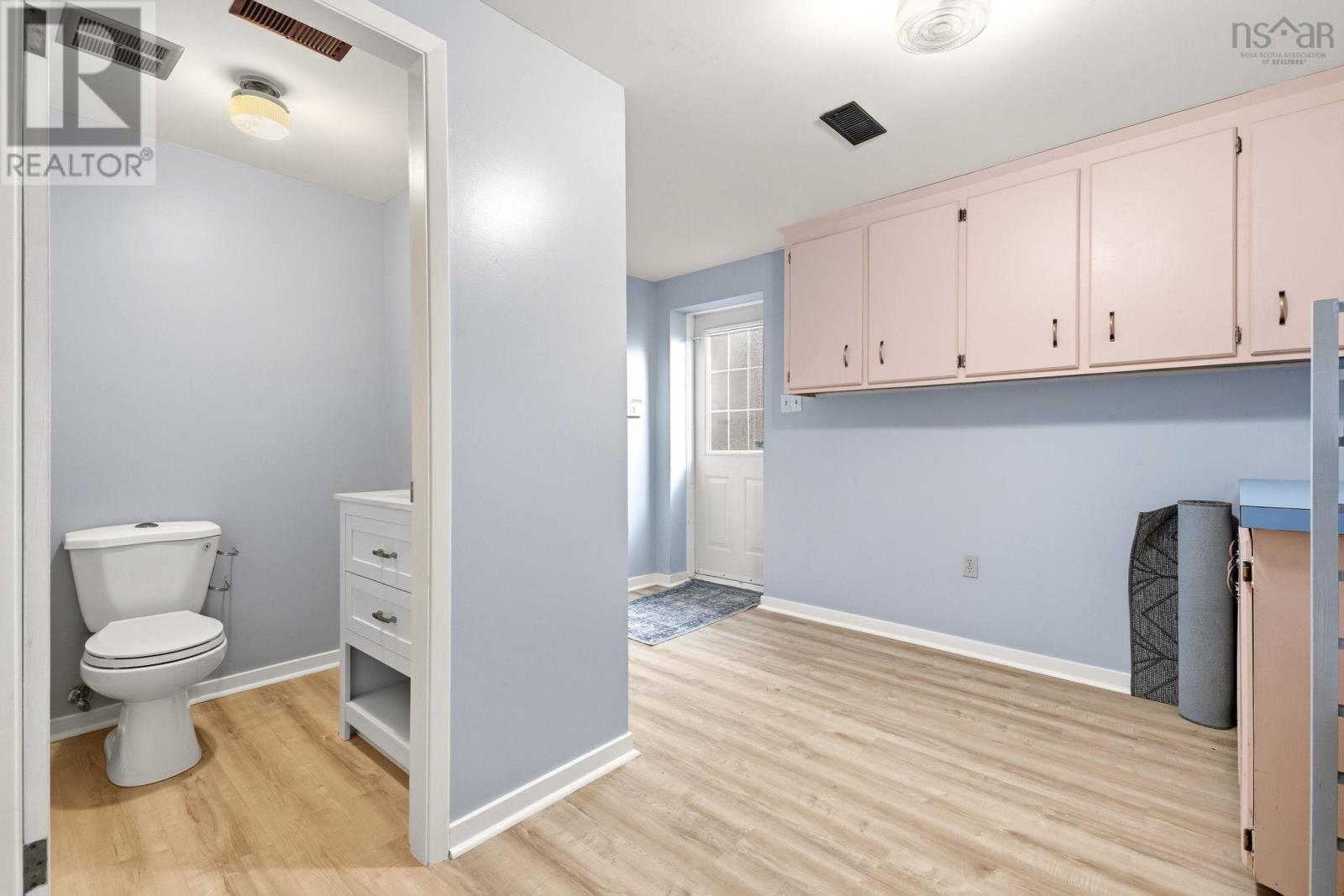 114 Regal Road - Image 24