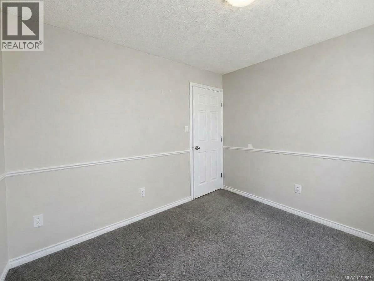 6083 Sierra Way - 16