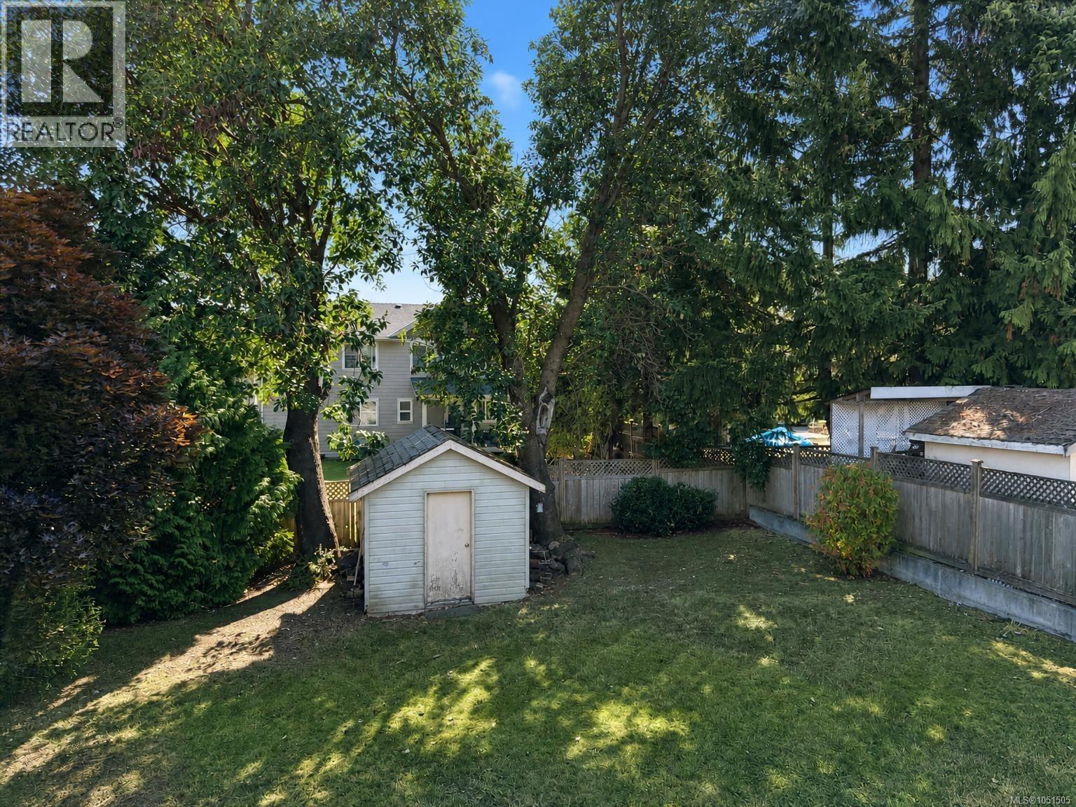 6083 Sierra Way - 2