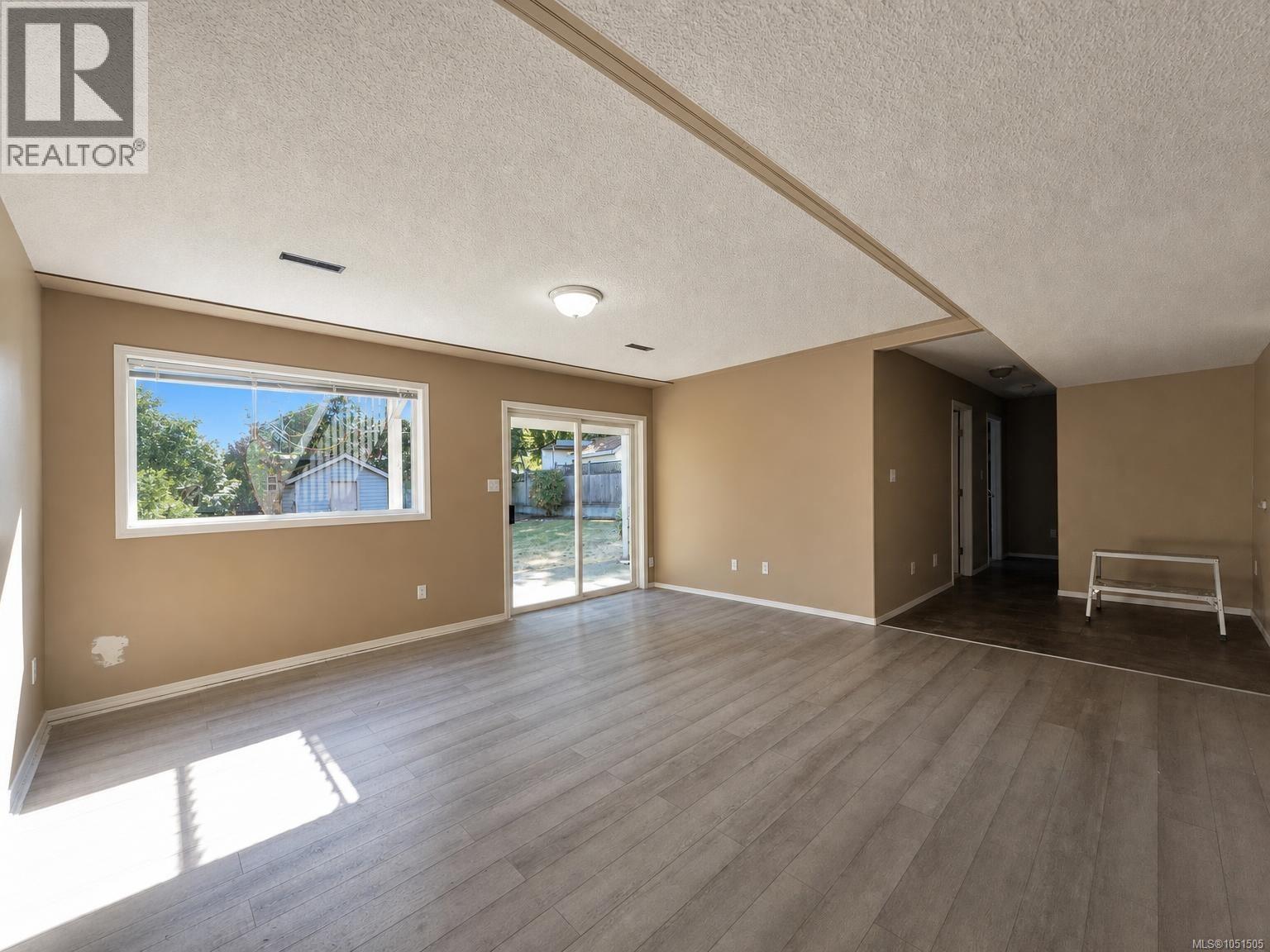 6083 Sierra Way - 22