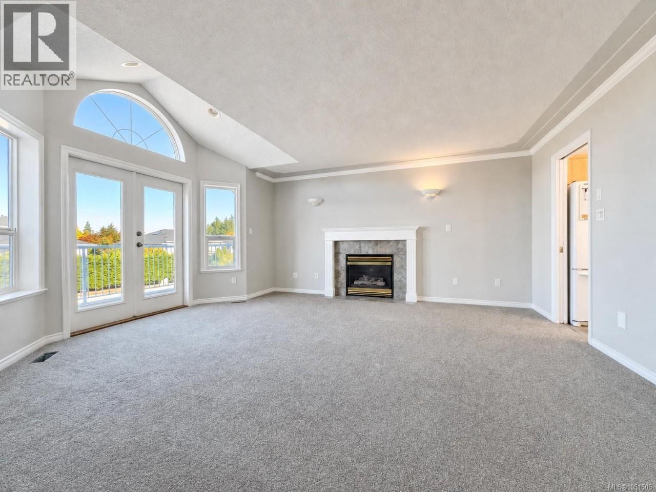 6083 Sierra Way - 4