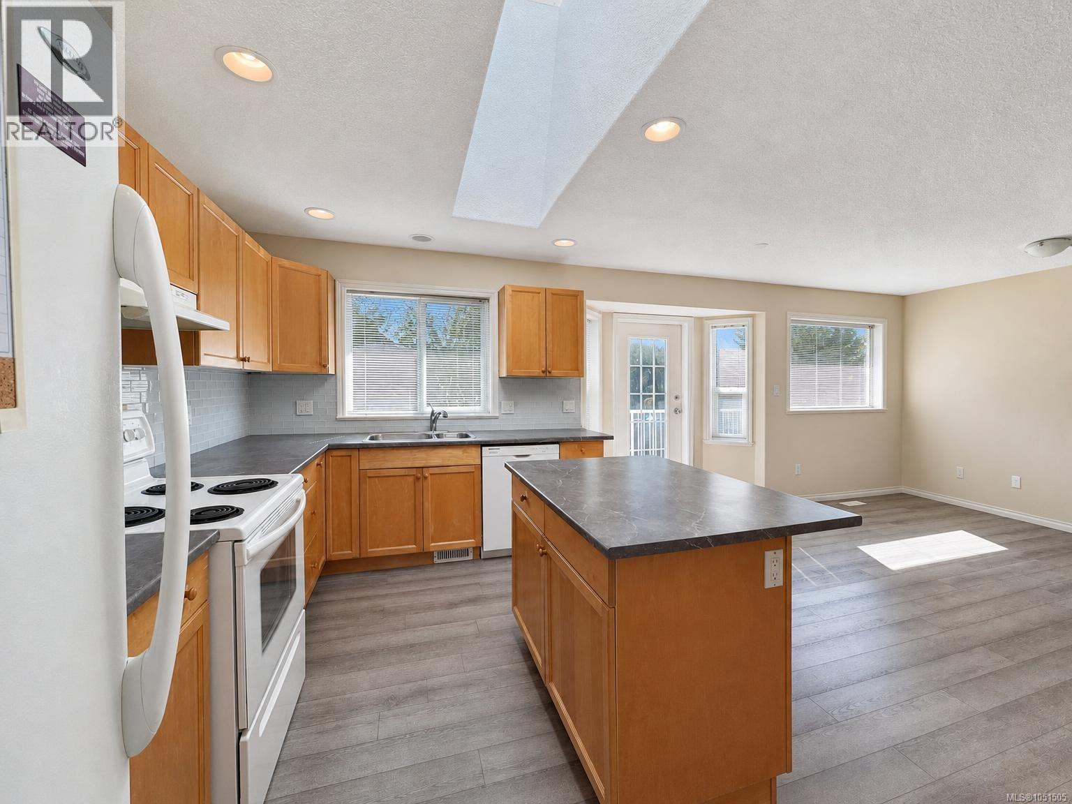 6083 Sierra Way - Image 6