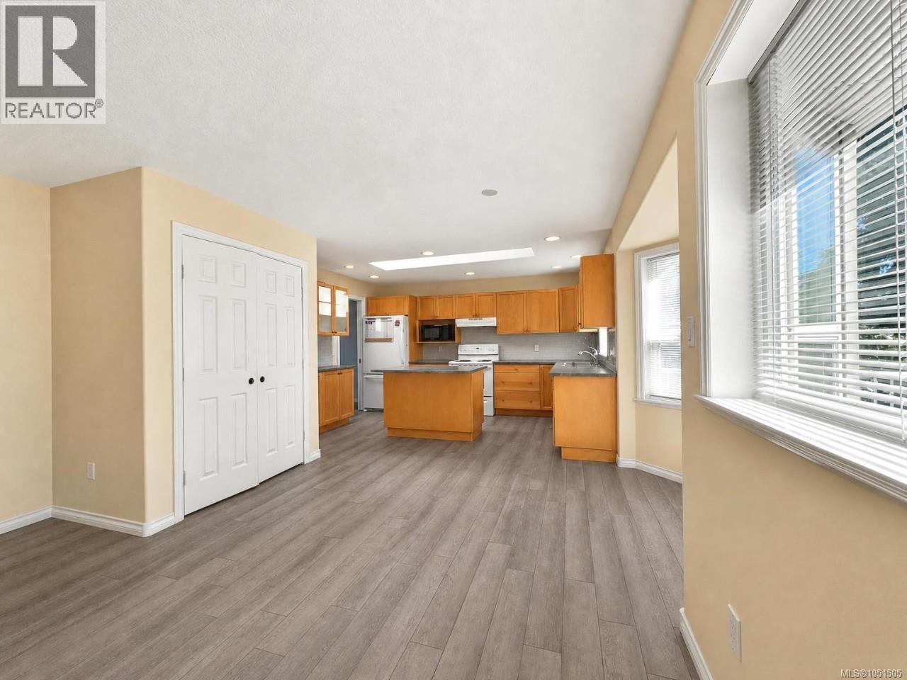 6083 Sierra Way - Image 7