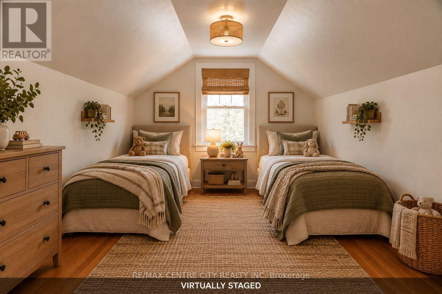 549 VICTORIA STREET - Image 24