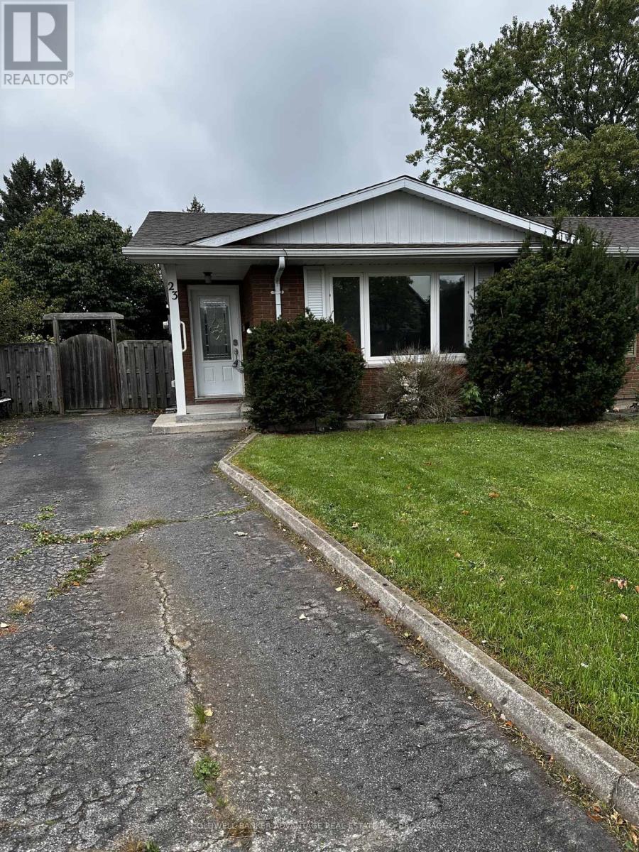23 Fairlawn Crescent — photo 1