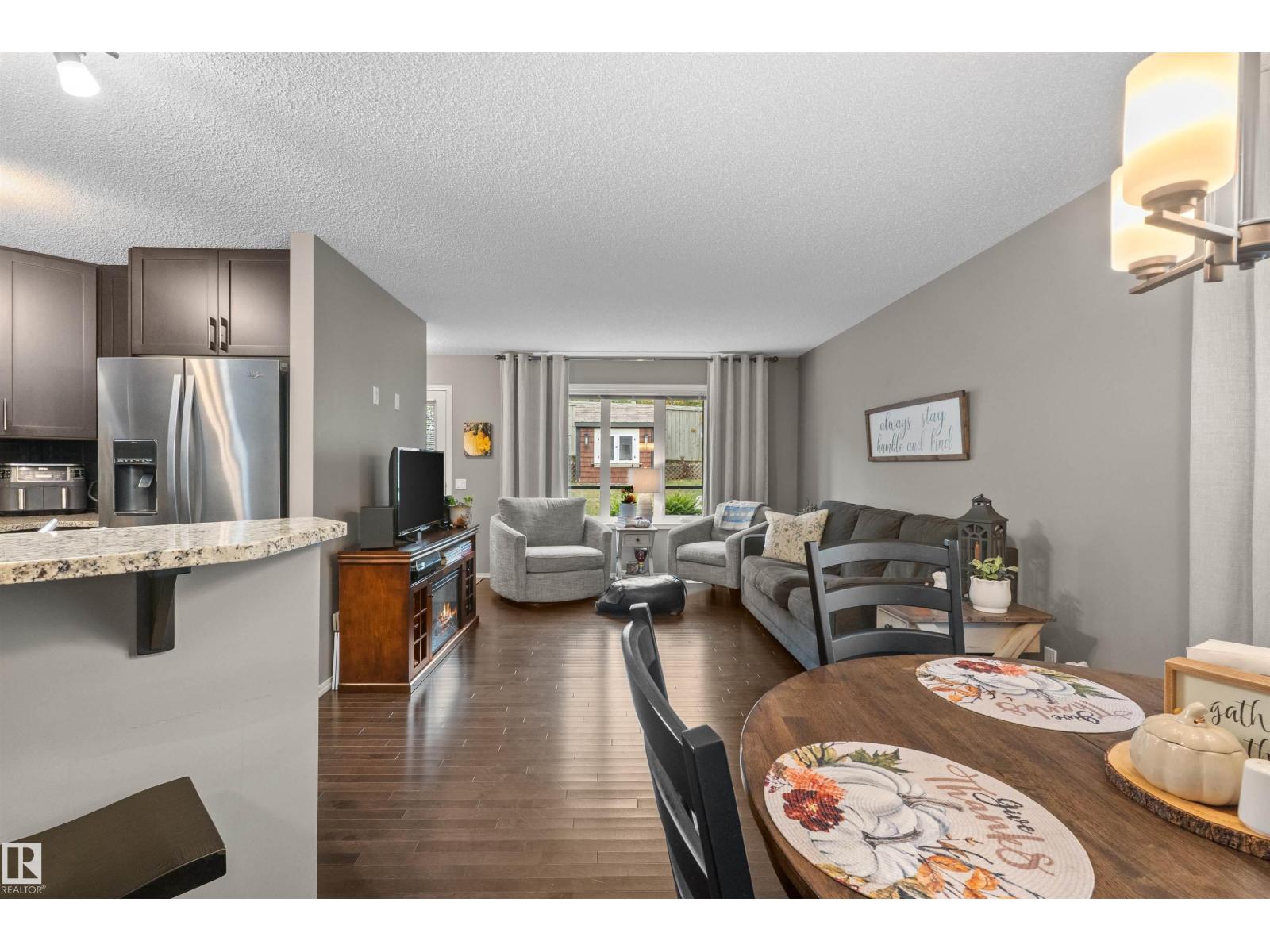 8 ROYAL ST - 15