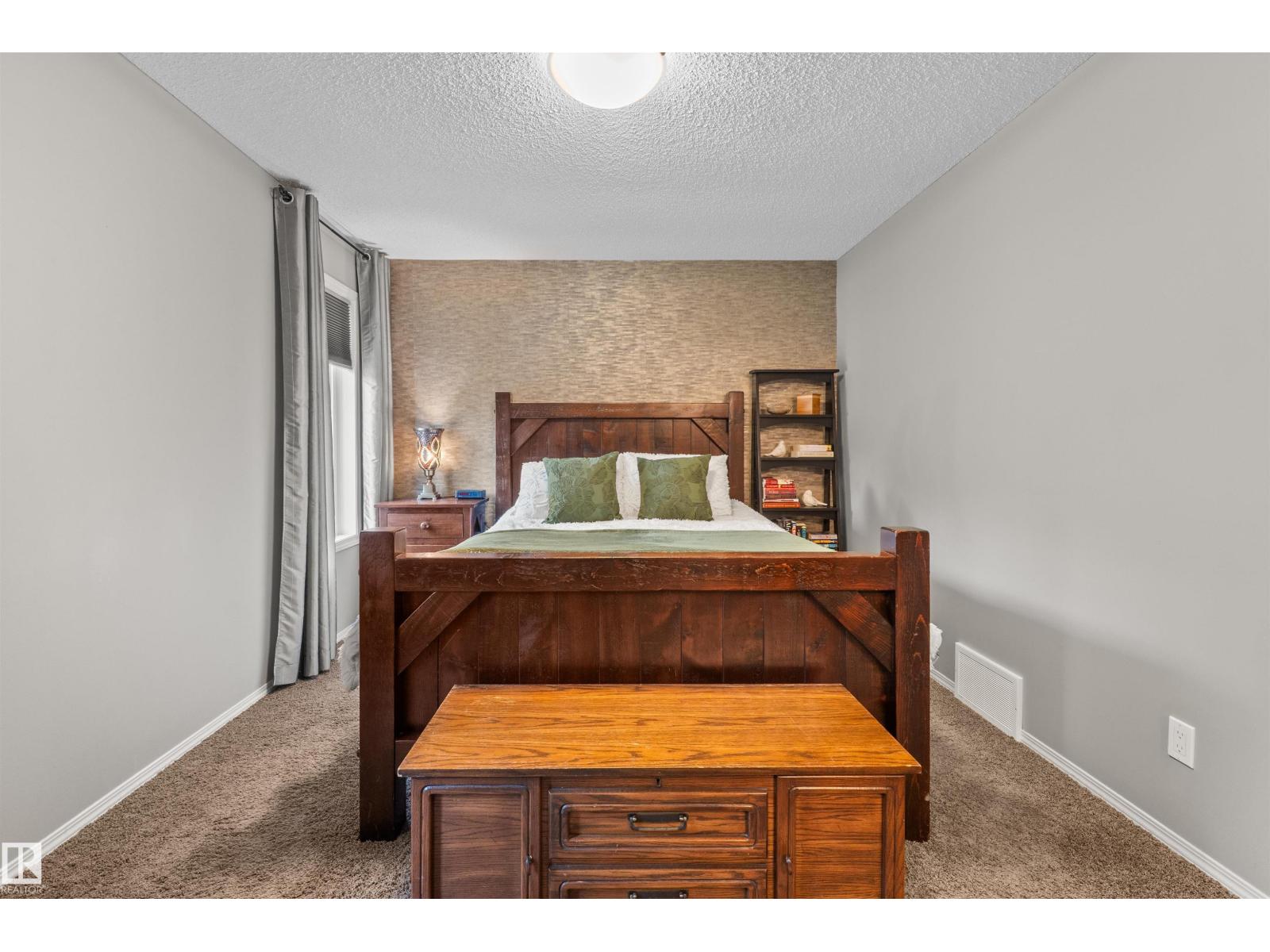 8 ROYAL ST - 31