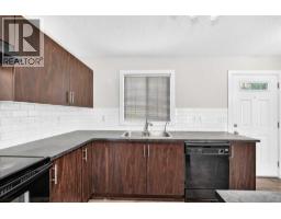 Primary Bedroom - 152 Pantego Lane Nw, Calgary, AB T3K0T1 Photo 7