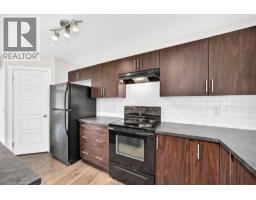 4pc Bathroom - 152 Pantego Lane Nw, Calgary, AB T3K0T1 Photo 9