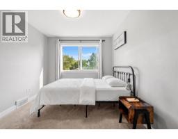 1925 19 Avenue NW - photo 26