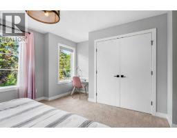 1925 19 Avenue NW - photo 22
