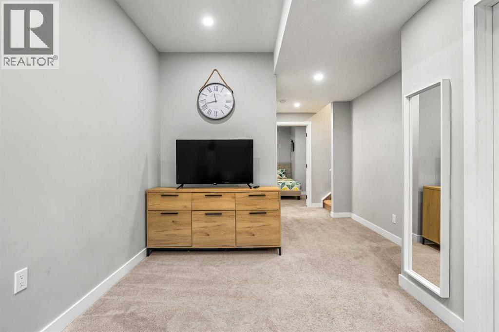 1925 19 Avenue NW - Image 33