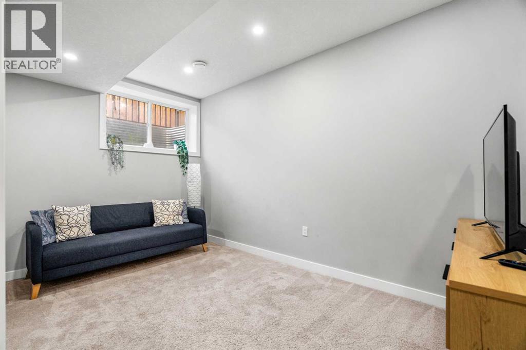 1925 19 Avenue NW - Image 32