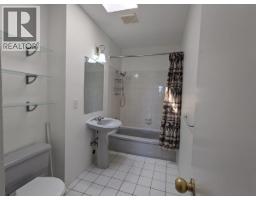 Upper 1 1631 Dunbar Street, Vancouver, BC V6R3L7 Photo 10