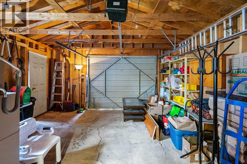 5410 Valentine Crescent SE - 24
