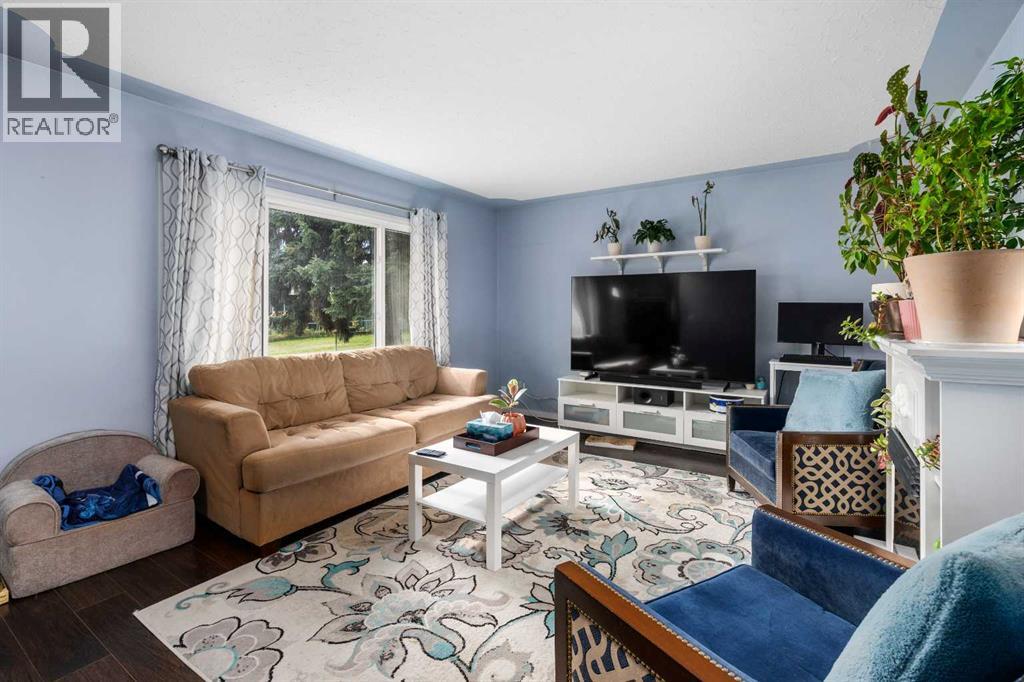 5410 Valentine Crescent SE - 5