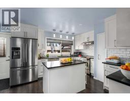 Kitchen - 5410 Valentine Crescent Se, Calgary, AB T2A2K6 Photo 7