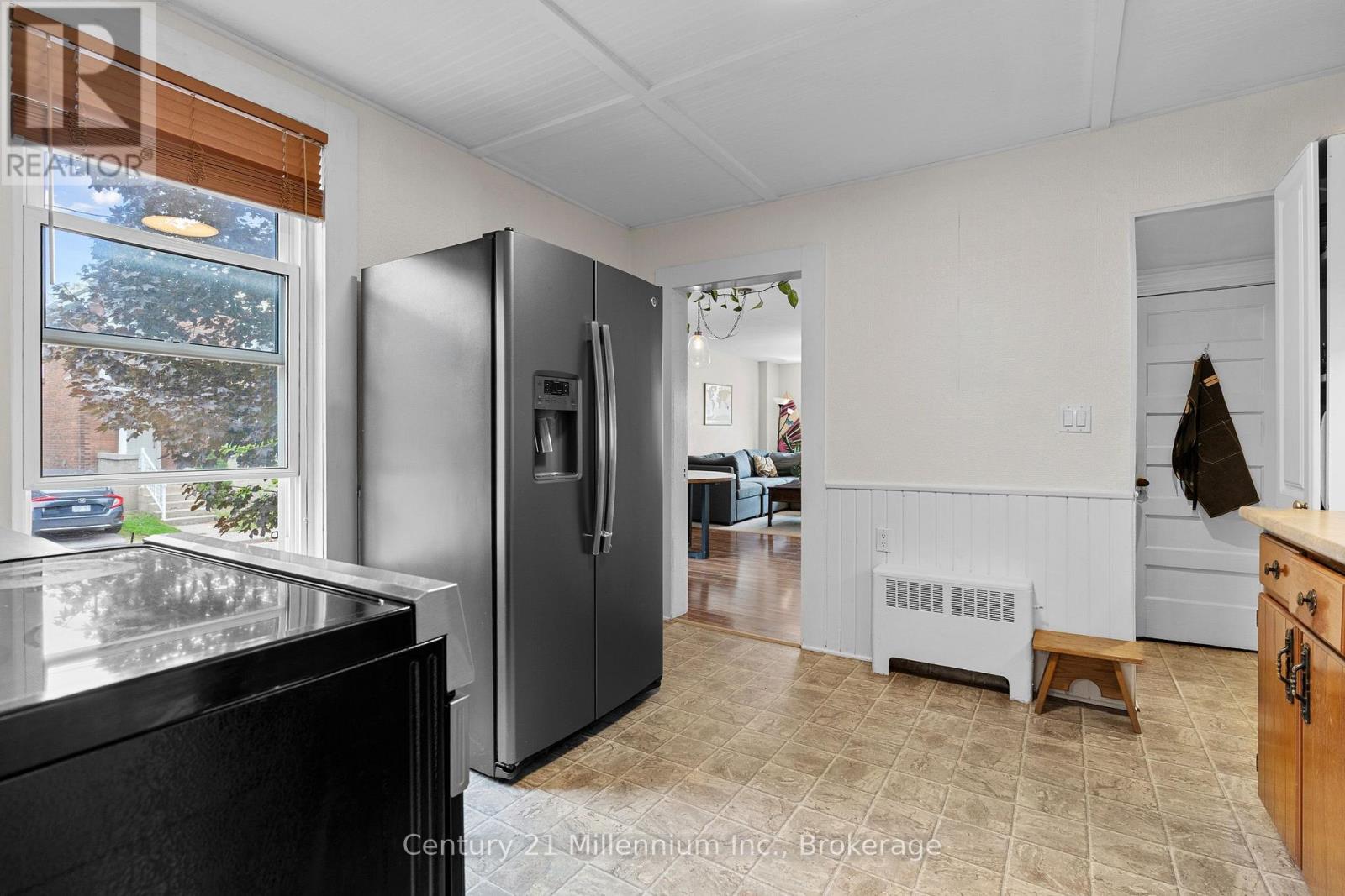 143 11TH STREET W - Image 22