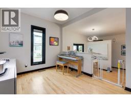 Den - 1940 Broadview Road Nw, Calgary, AB T2N3H7 Photo 10