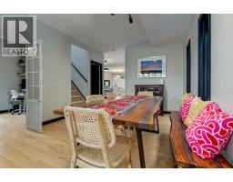 Foyer - 1940 Broadview Road Nw, Calgary, AB T2N3H7 Photo 6