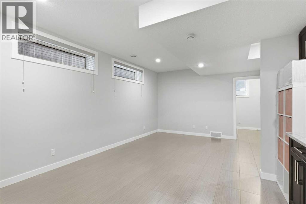 3502 3 Street NW - 19