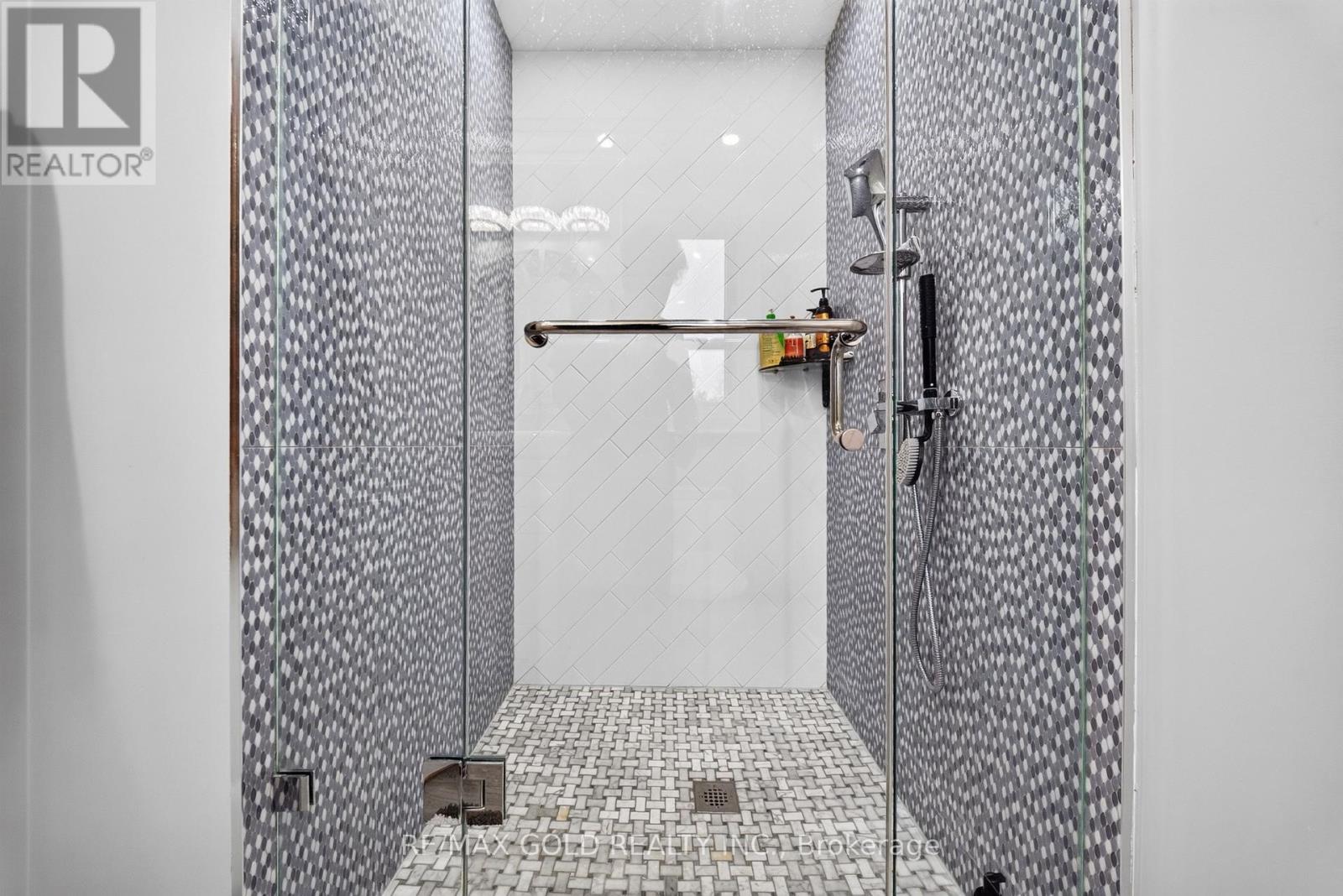 33 YOUNG COURT - Image 30