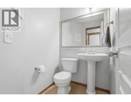 38 Chapman Close SE - photo 8