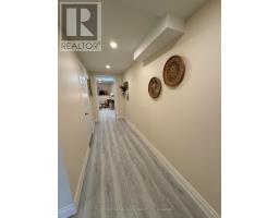 Room 2 - 248 Crossland Gate, Newmarket, ON L3X1A9 Photo 6