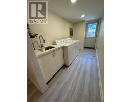 Room 2 - 248 Crossland Gate, Newmarket, ON L3X1A9 Photo 7