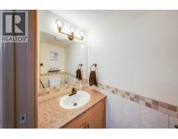 Bedroom - 1003 Mountain View Road Unit# E, Rossland, BC V0G1Y0 Photo 10