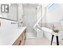 3743 36 Avenue SW - photo 17