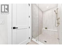 3743 36 Avenue SW - photo 41