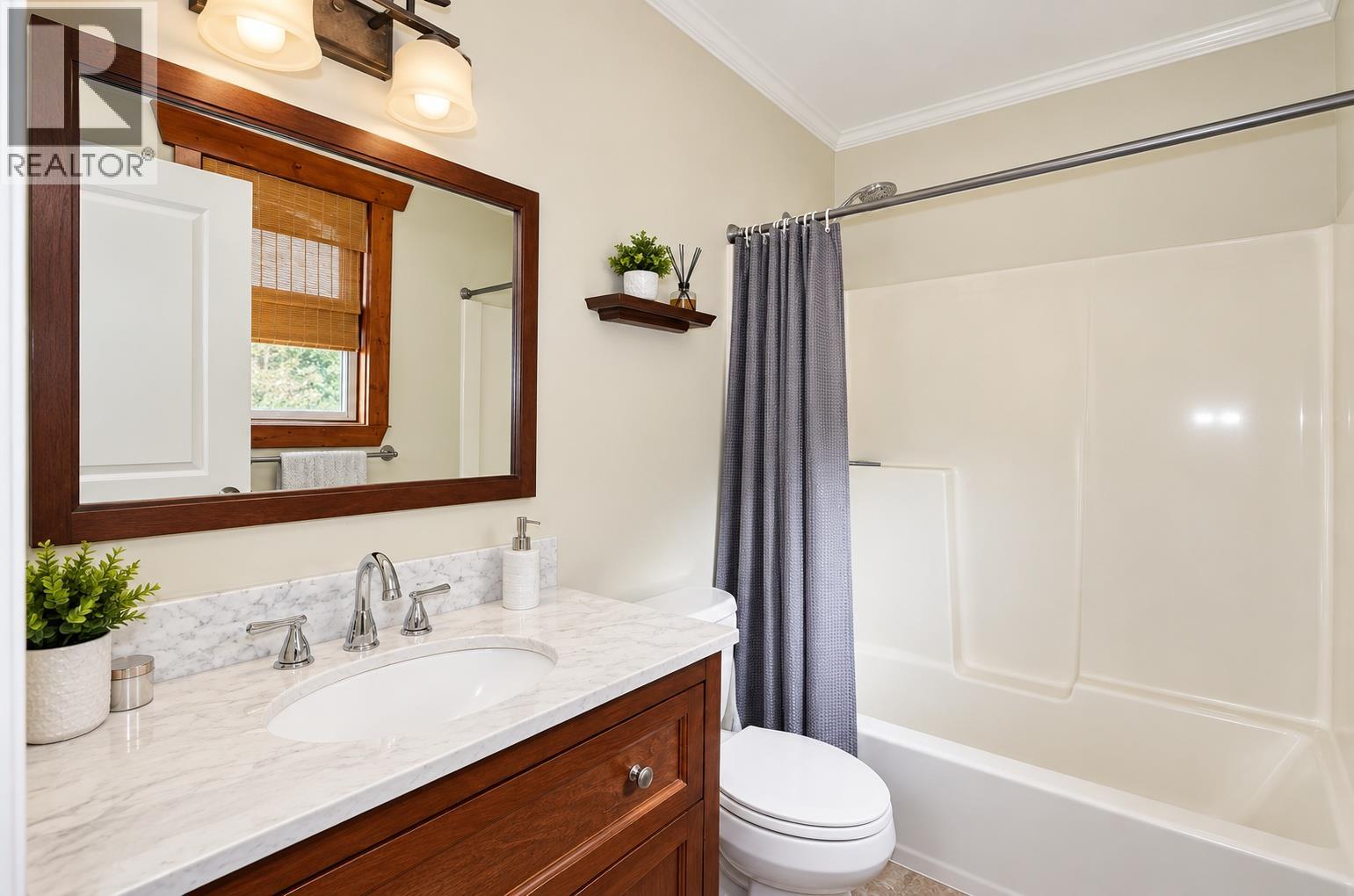 10590 Long Road, Lake Country