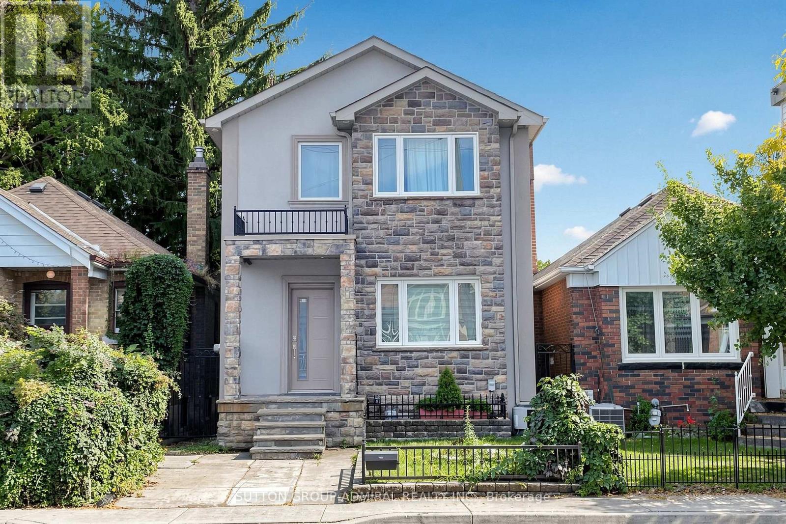 676 Vaughan Road, Toronto, ON