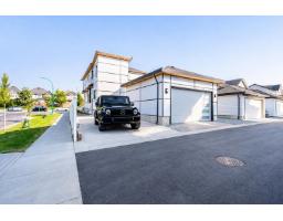 7079 194a Street, Surrey, BC V4N1N2 Photo 12